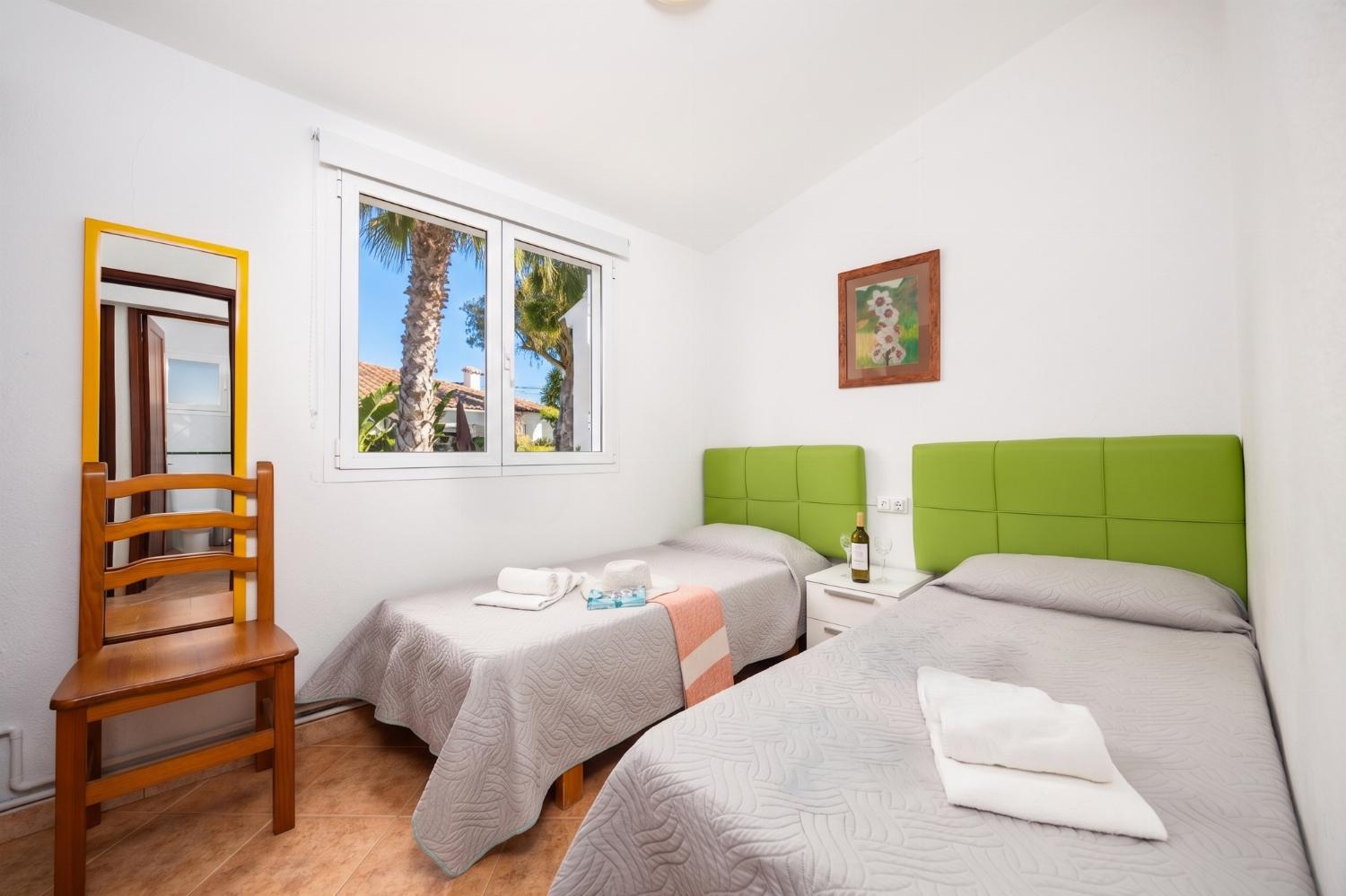 Twin bedroom