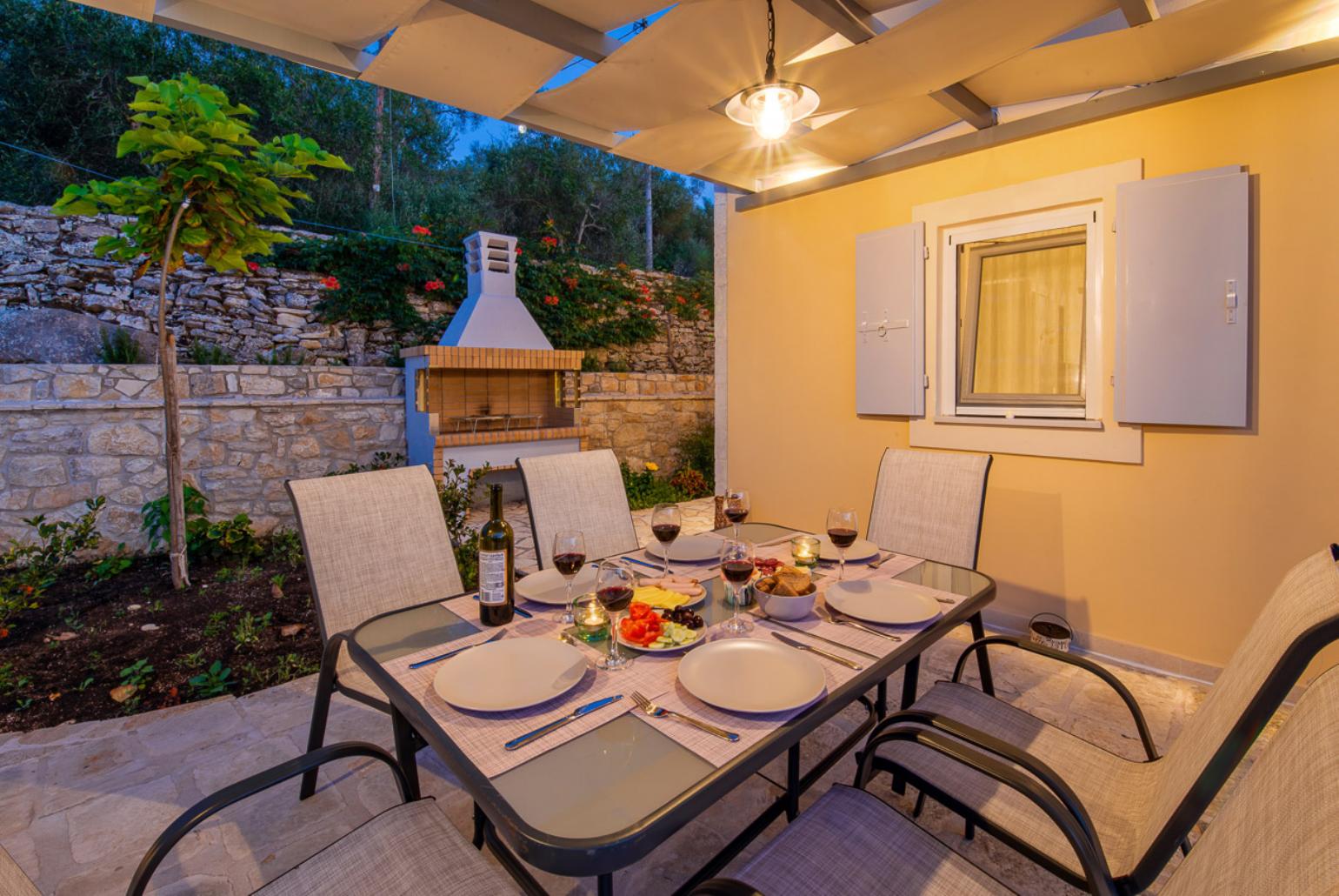 Outdoor dining area 