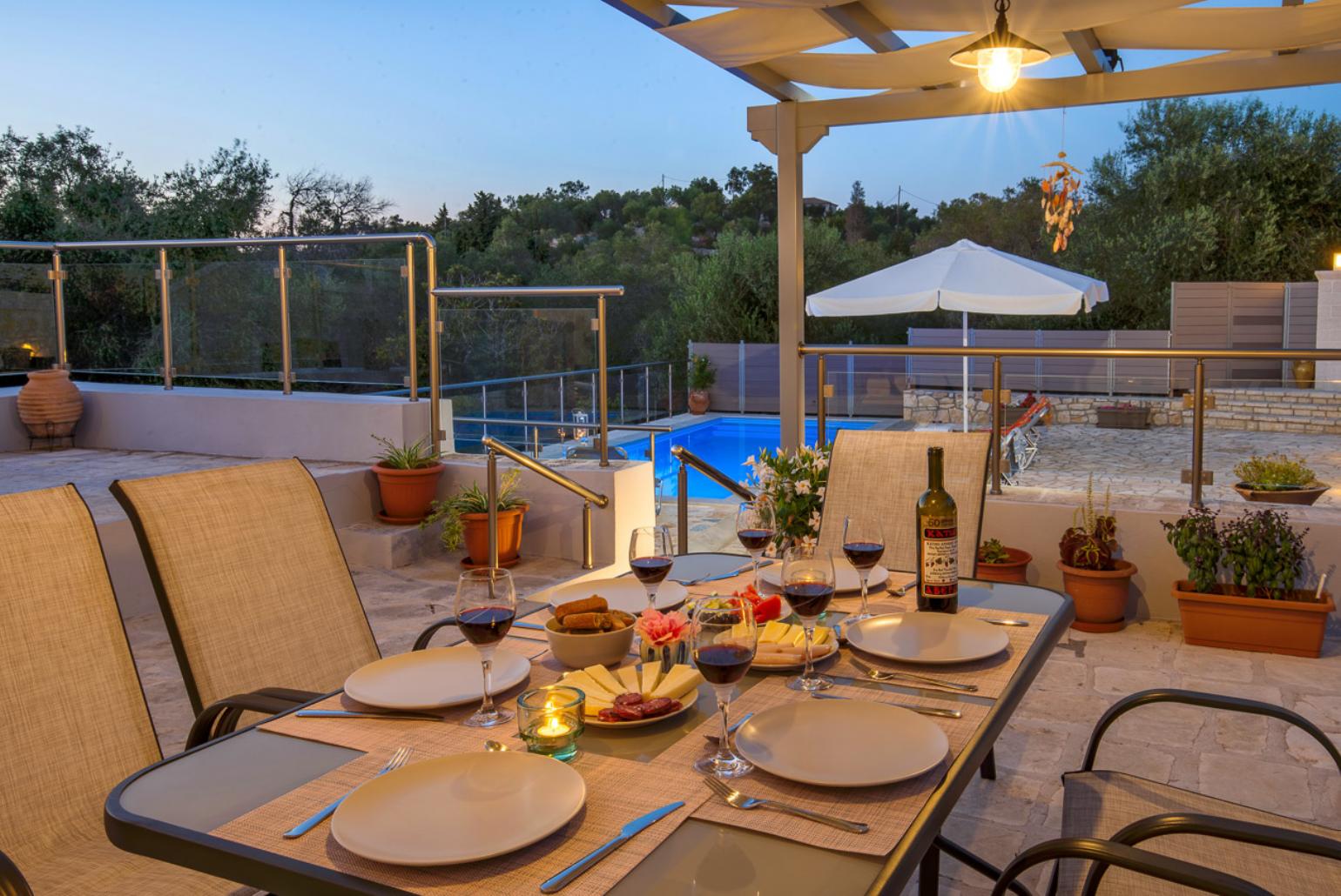 Outdoor dining area 