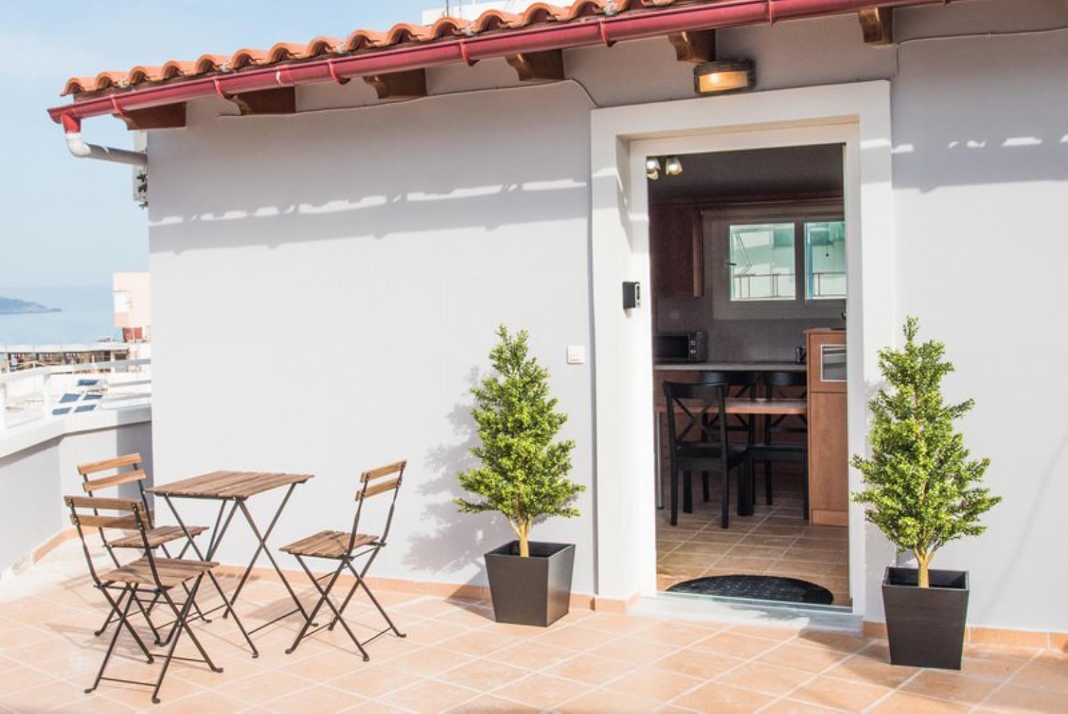 Balcony with outdoor seating