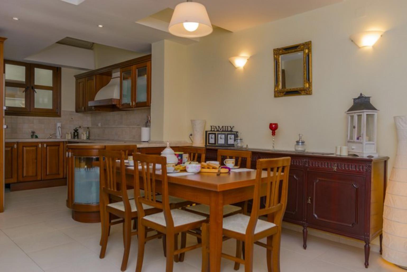 Dining area and kitchen 