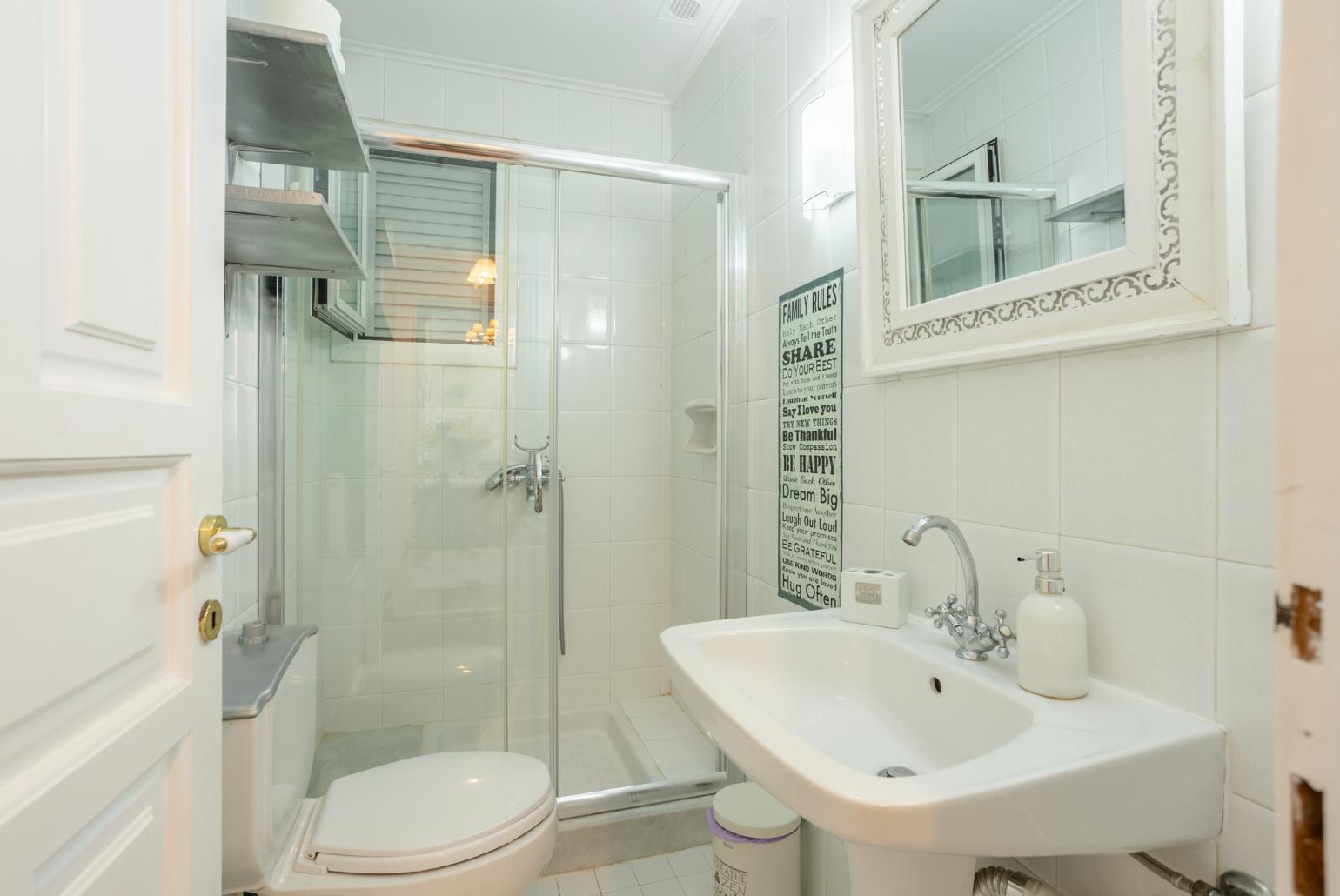 En suite bathroom with shower