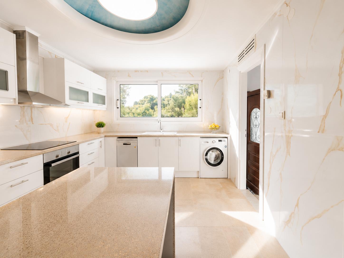 Equipped kitchen