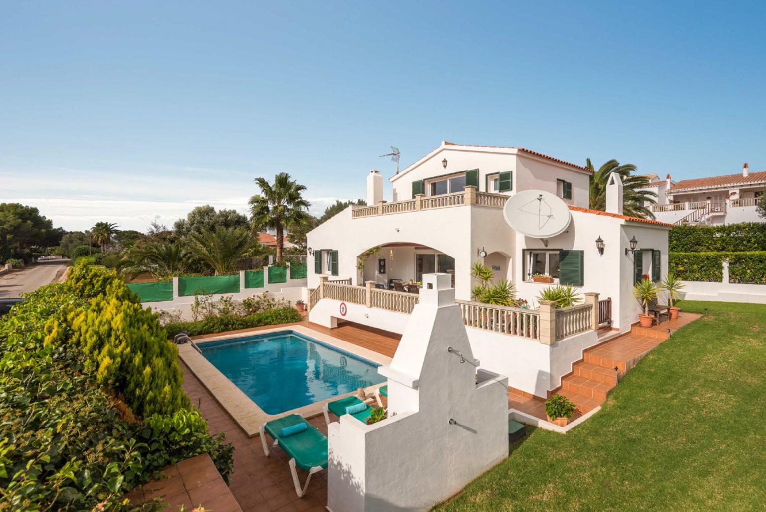 Beautiful Beachfront Villa with Private Pool, Terrace and Garden