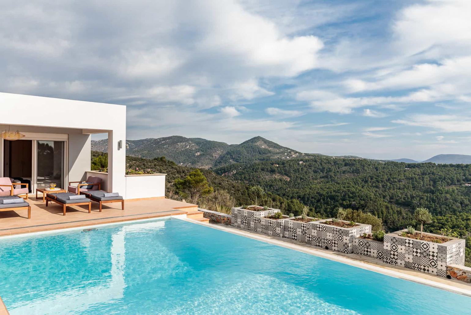 Pool with a beautiful view 