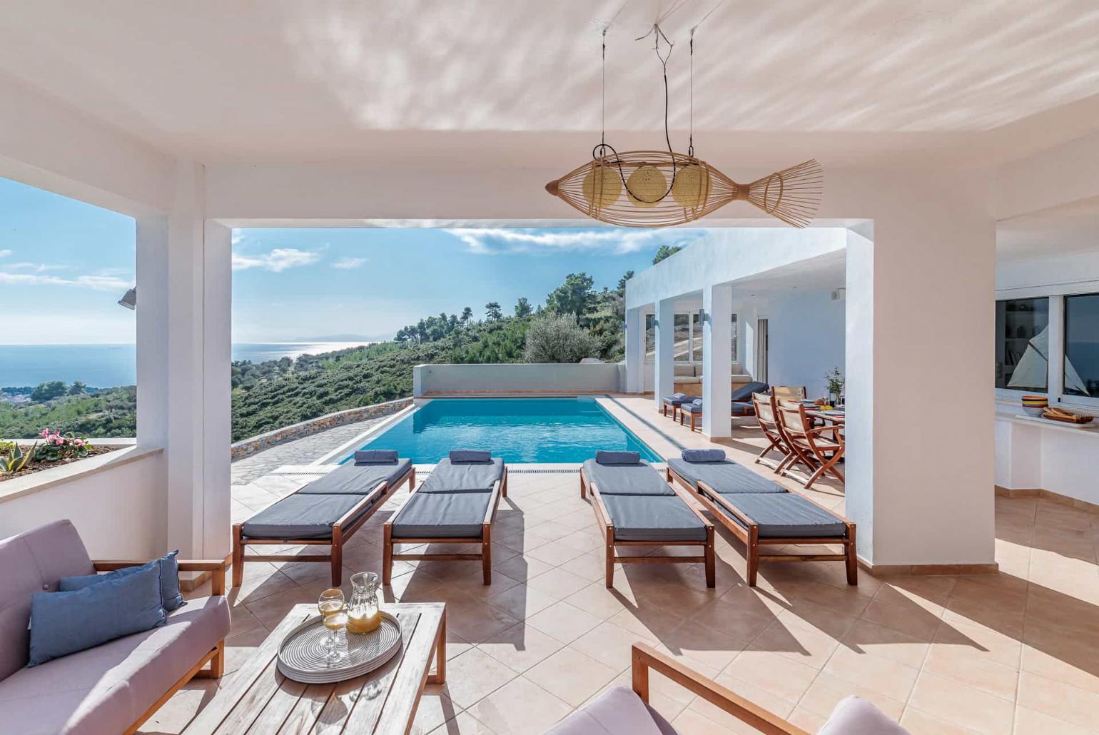 Private Pool with sunbeds and outdoor lounge 