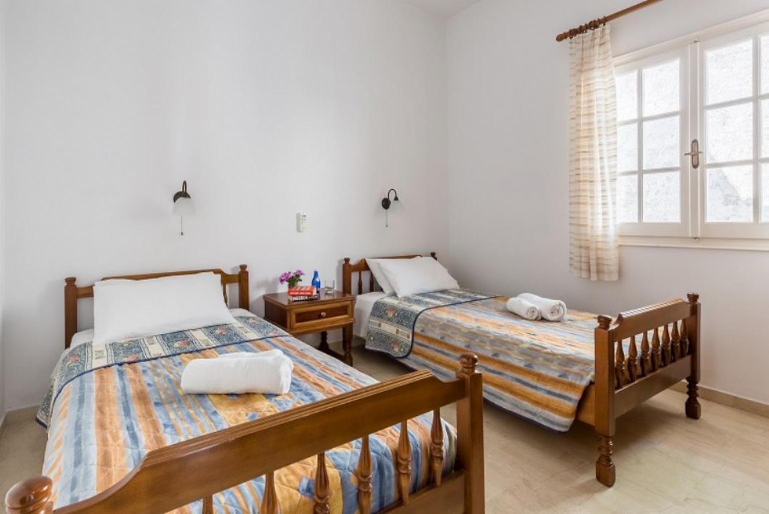 Twin bedroom with A/C