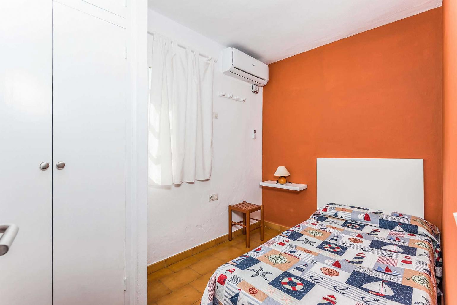 Single bedroom With AC