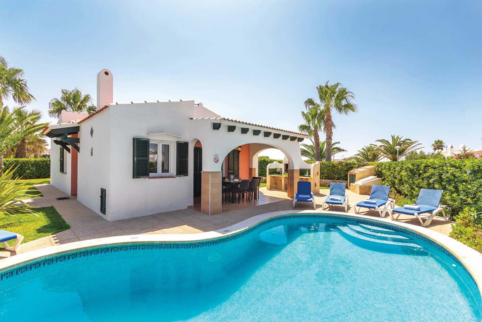 ,Beautiful Villa with Private Pool, Terrace and Garden