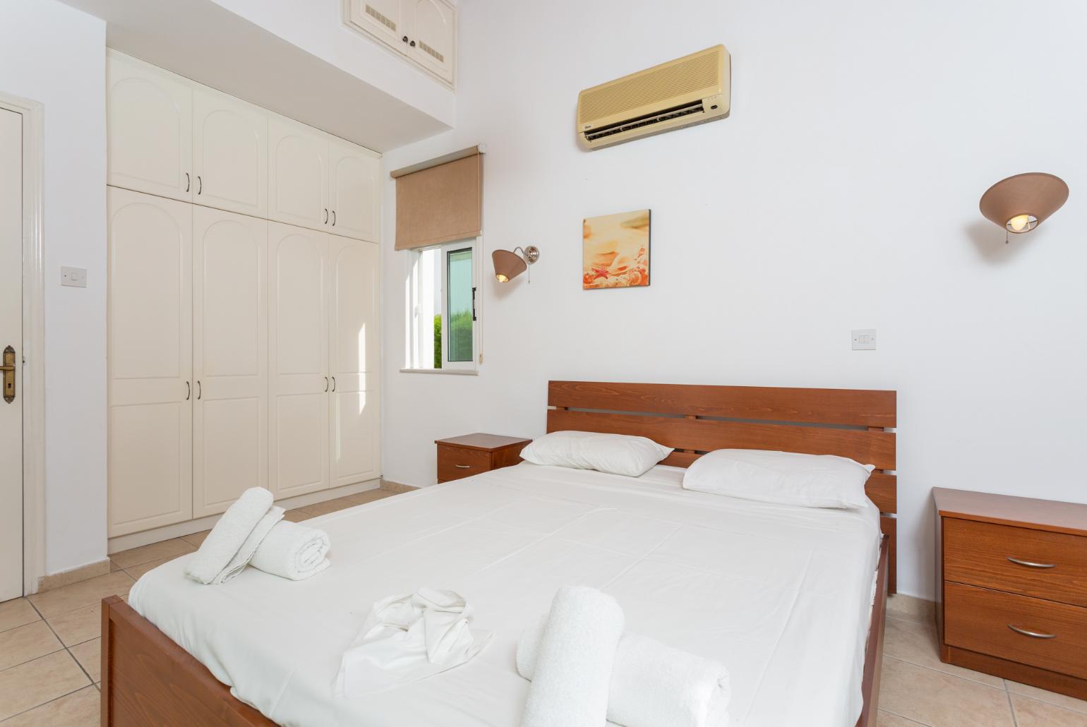 Double bedroom with A/C and terrace access