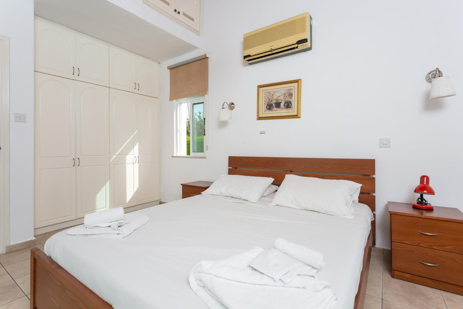 Double bedroom with A/C and terrace access