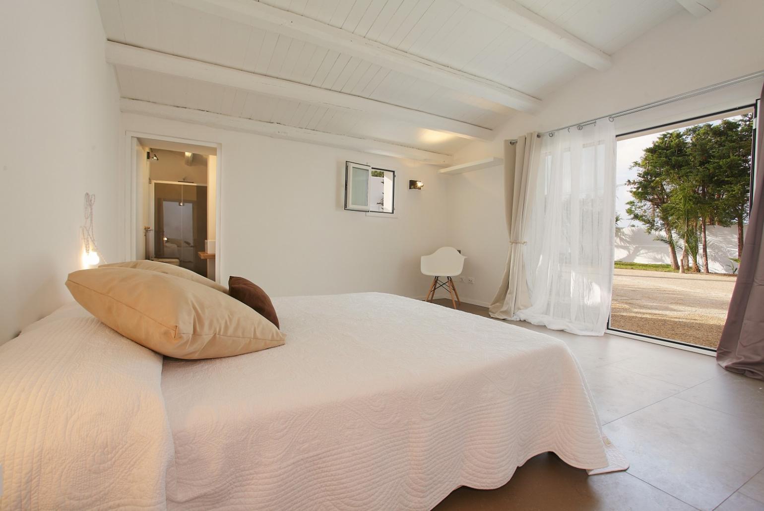 Double bedroom with A/C