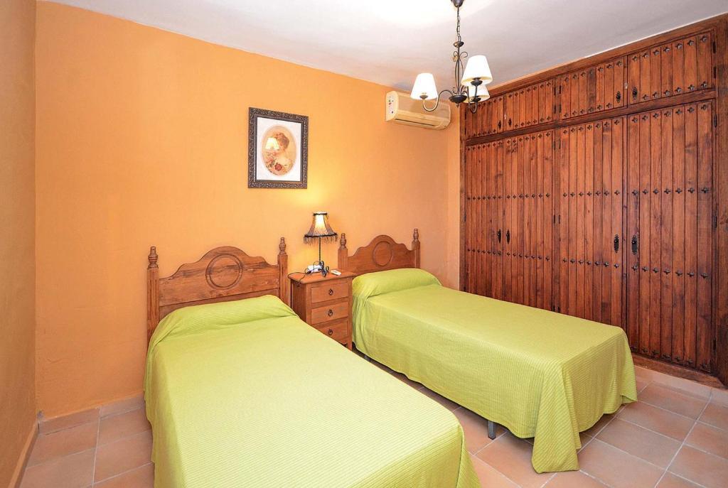 Twin bedroom with a/c
