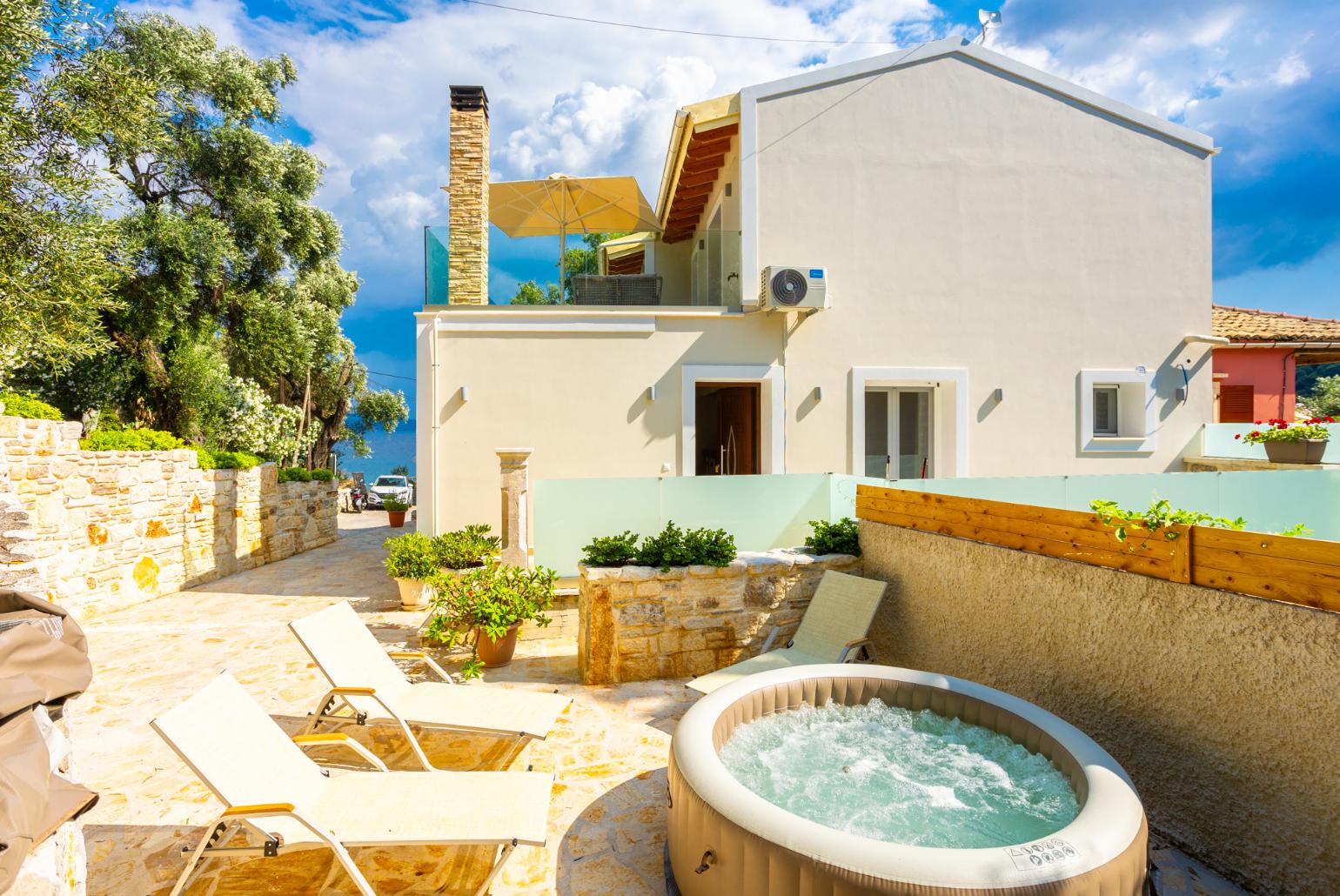 Terrace area with jacuzzi