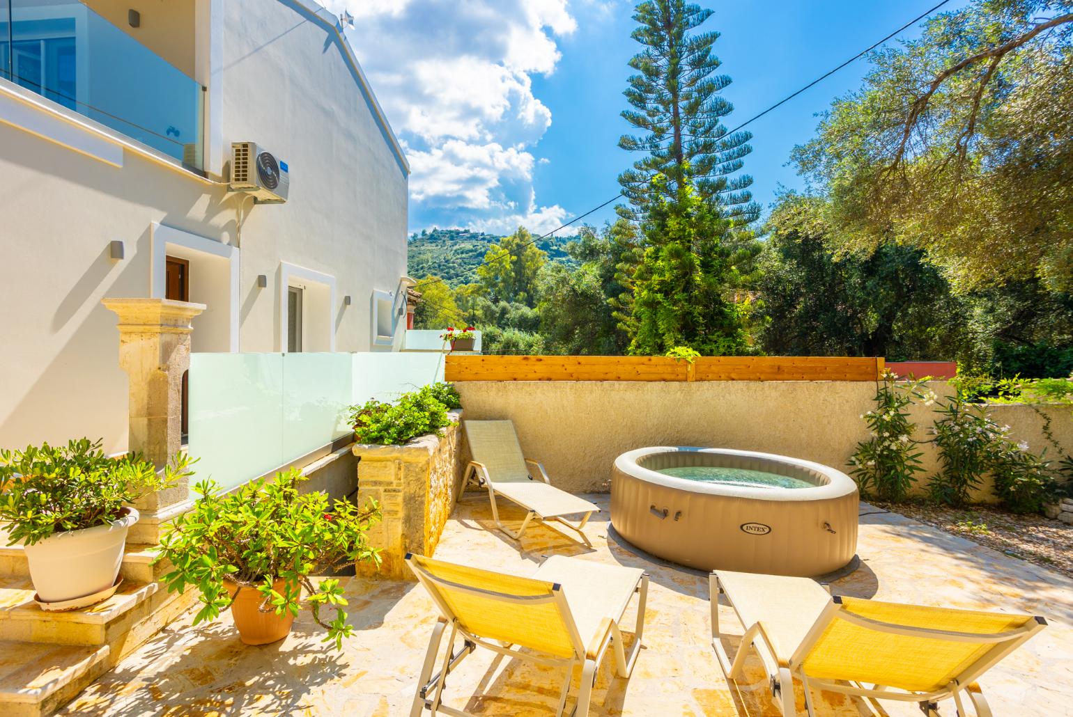 Terrace area with jacuzzi