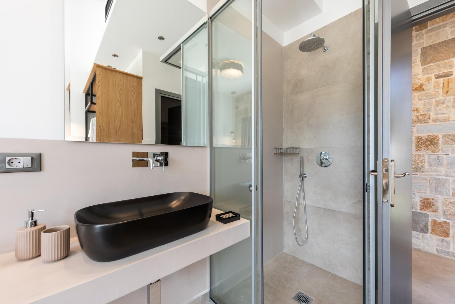 En suite bathroom with shower