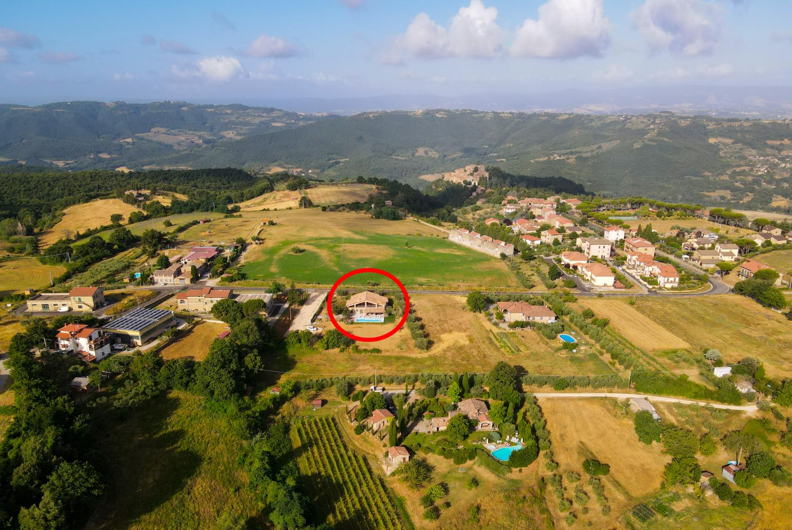 Aerial view showing location of Casale Silvia 2