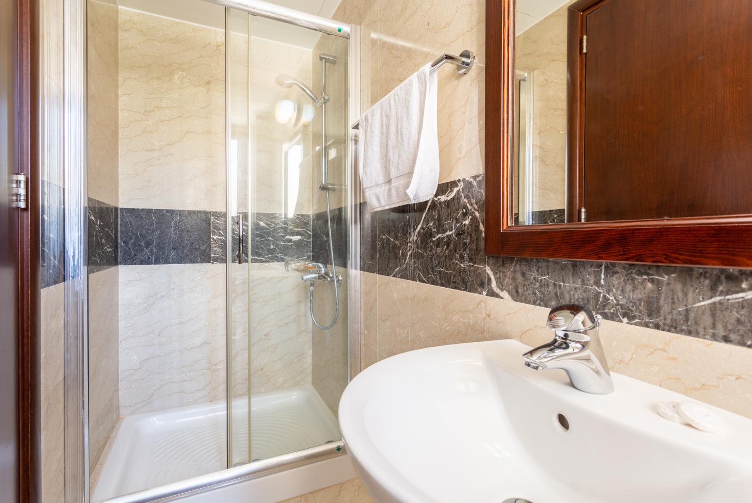 En suite bathroom with shower