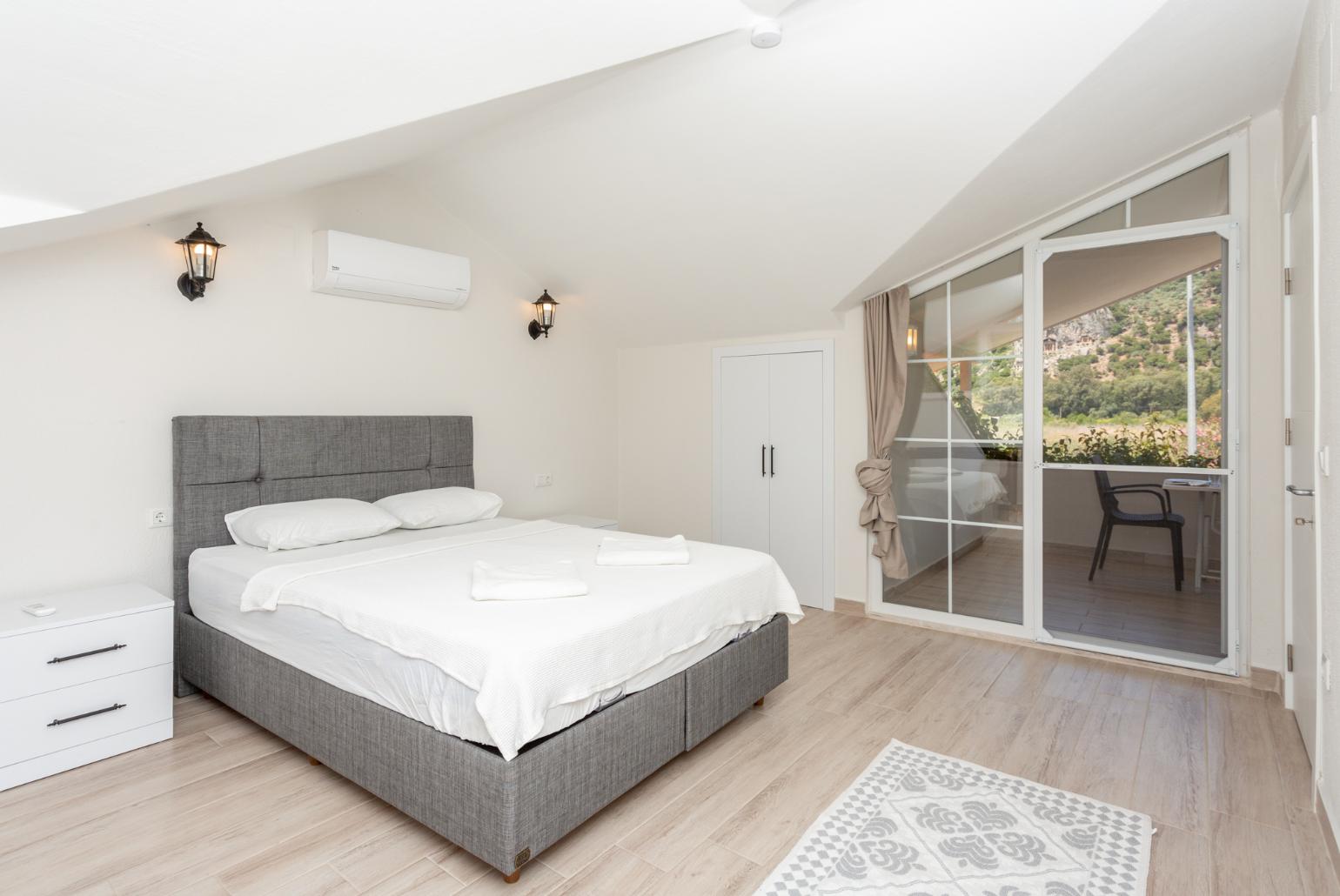 Double bedroom with A/C and upper terrace access