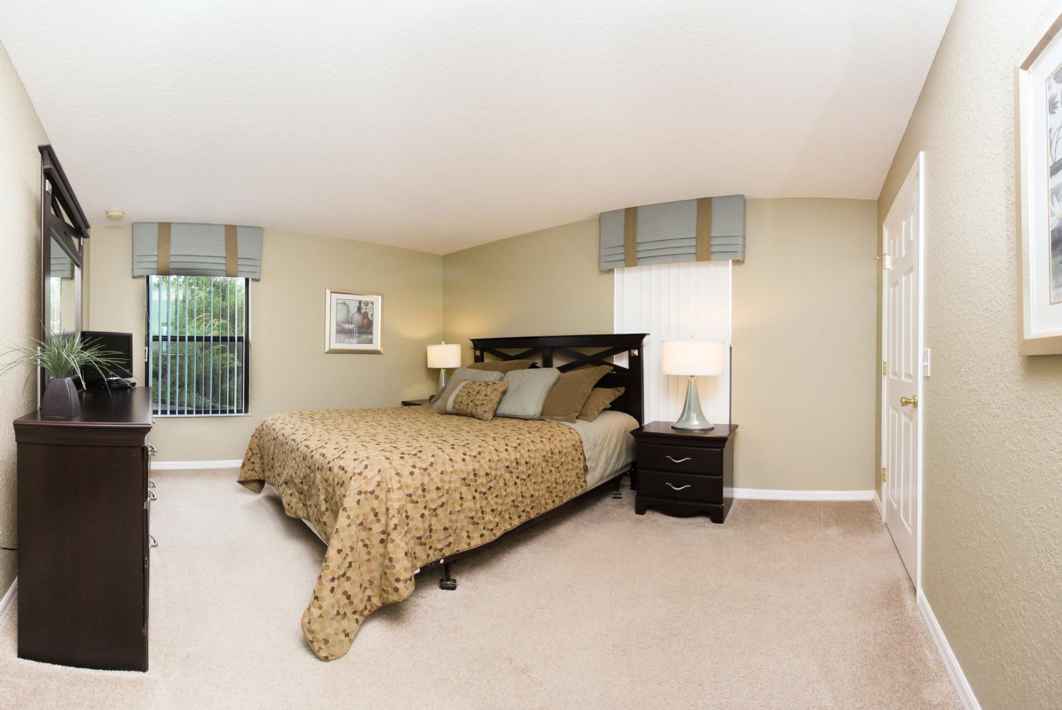 Double bedroom with TV.