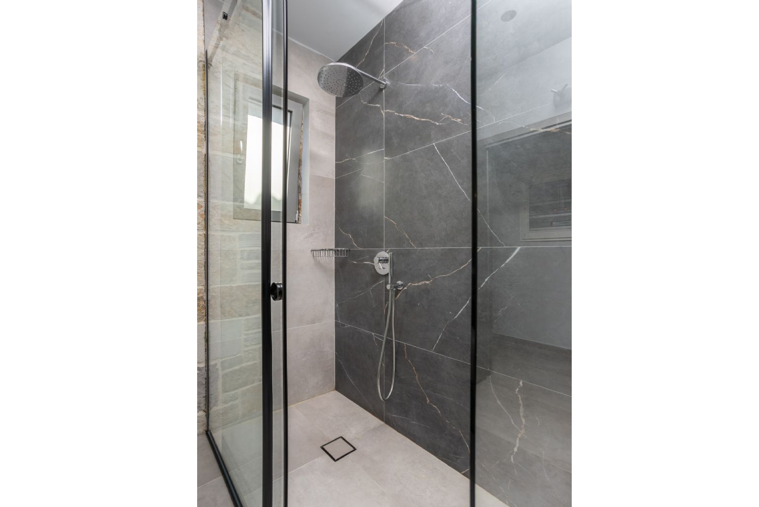 En suite bathroom with shower