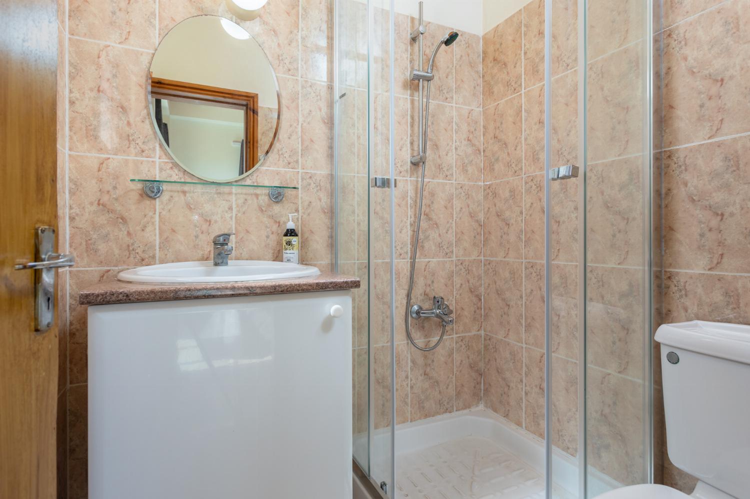 En suite bathroom with shower