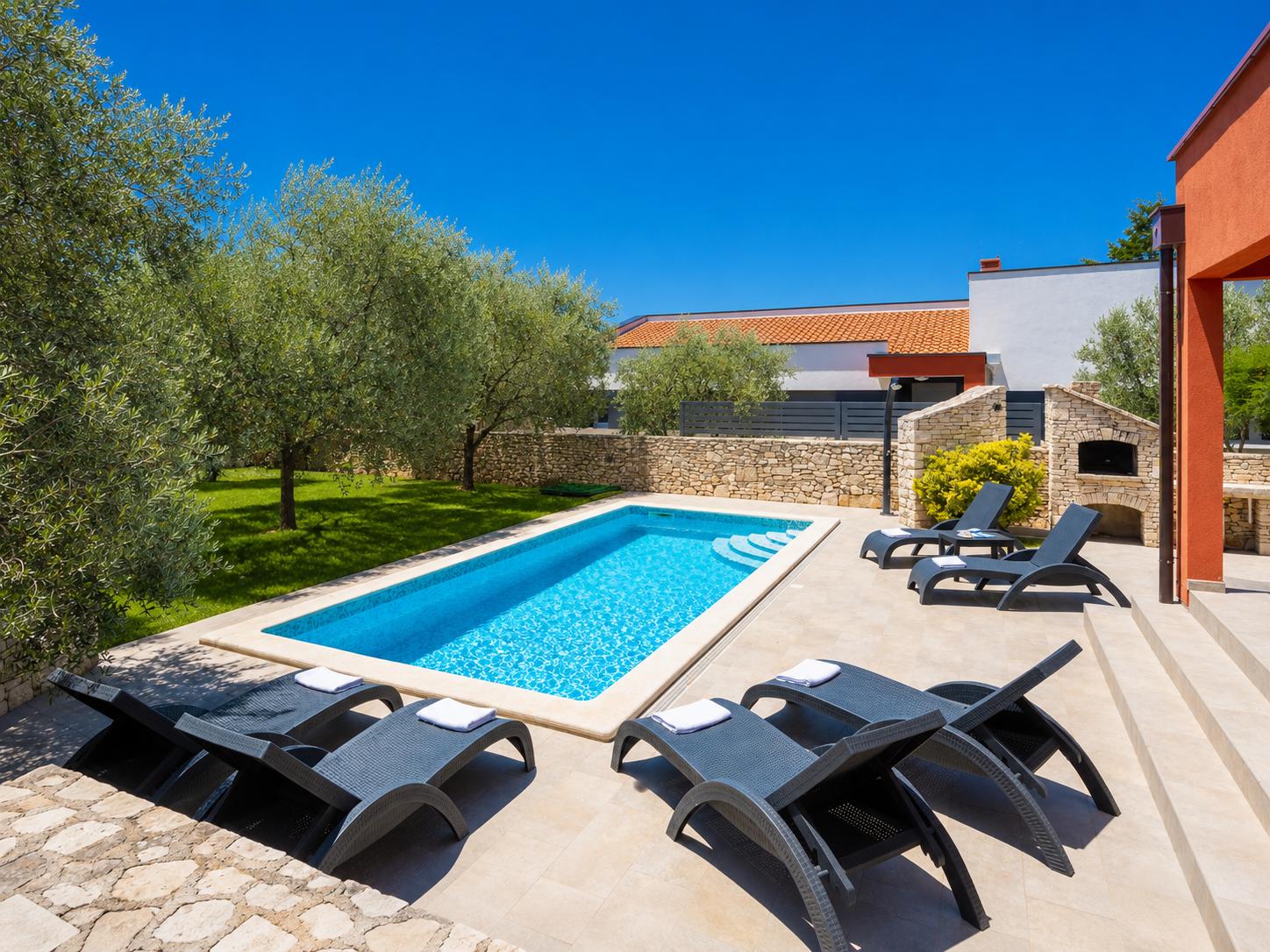 Private pool and terrace