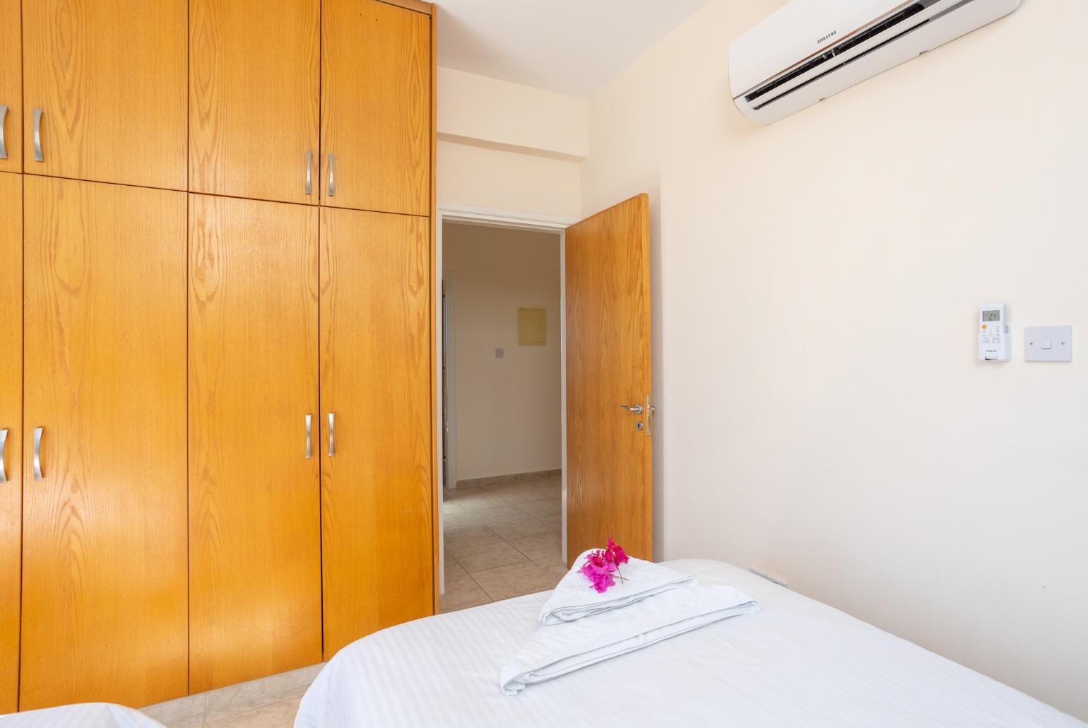 Twin bedroom with A/C