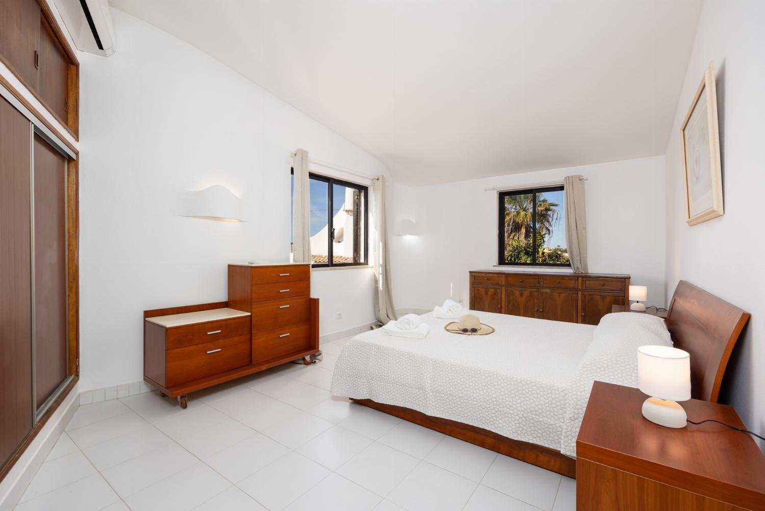 Double bedroom with en suite bathroom and A/C