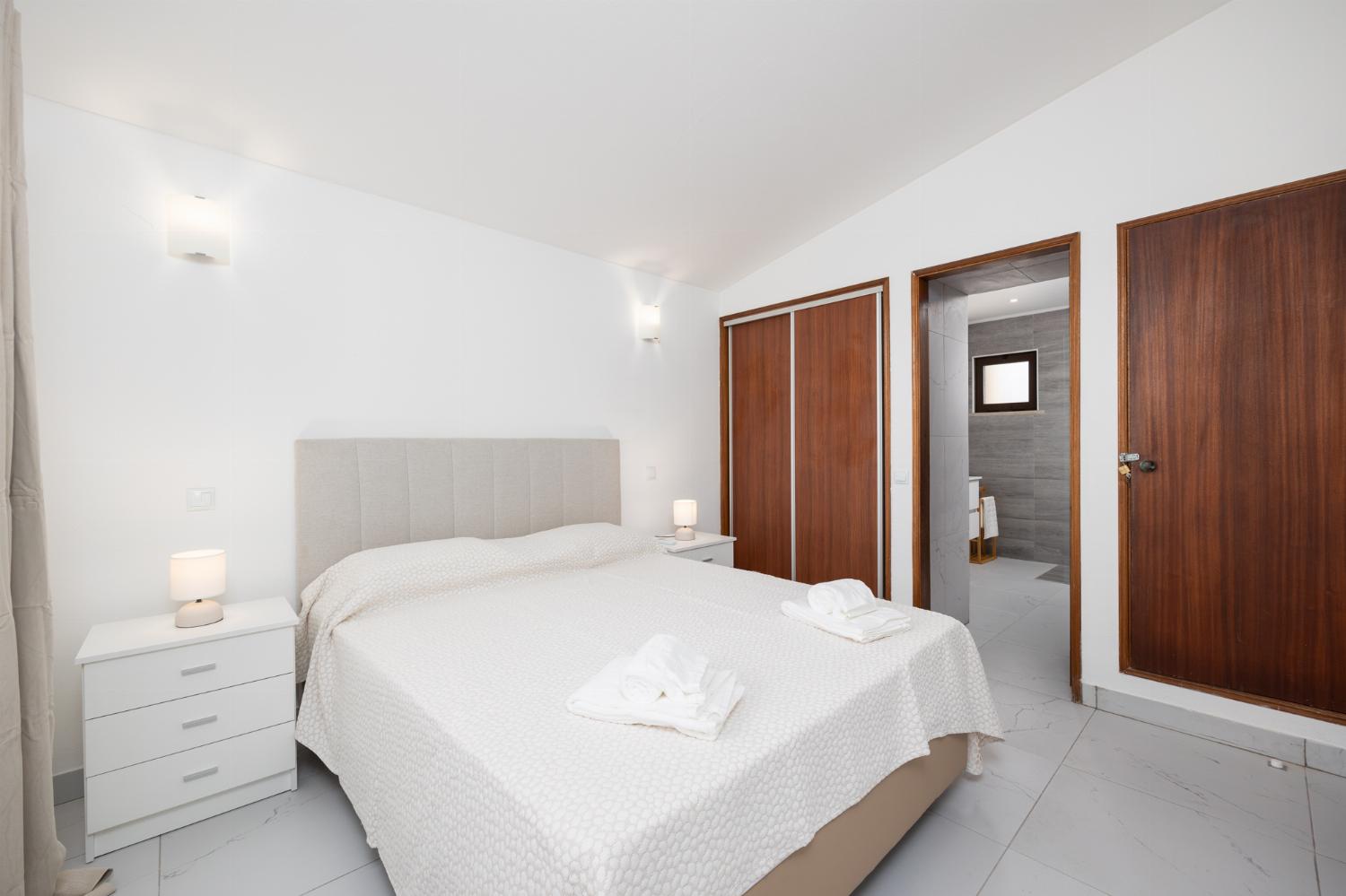 Double bedroom with en suite bathroom and A/C