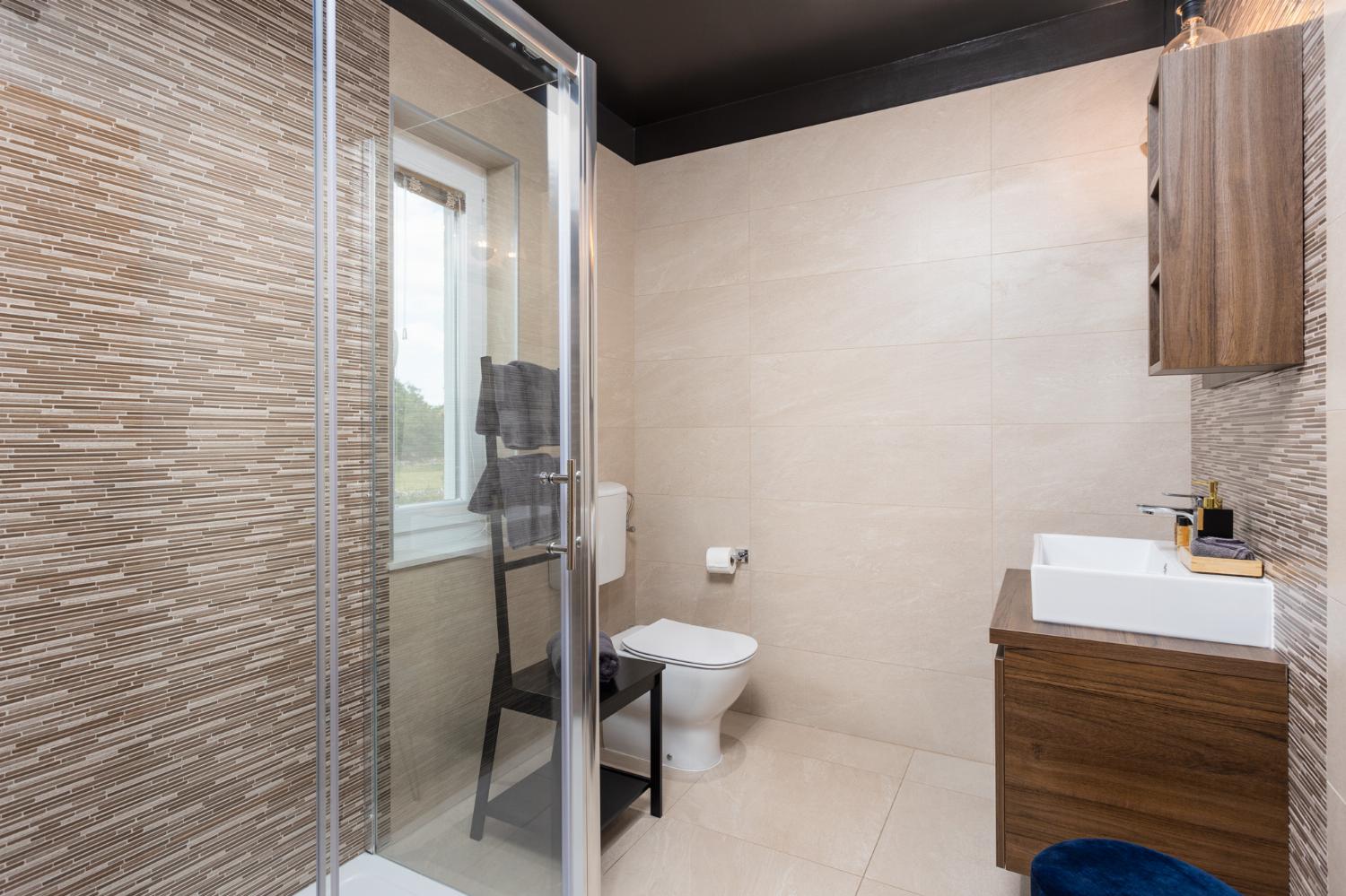 En suite bathroom with shower