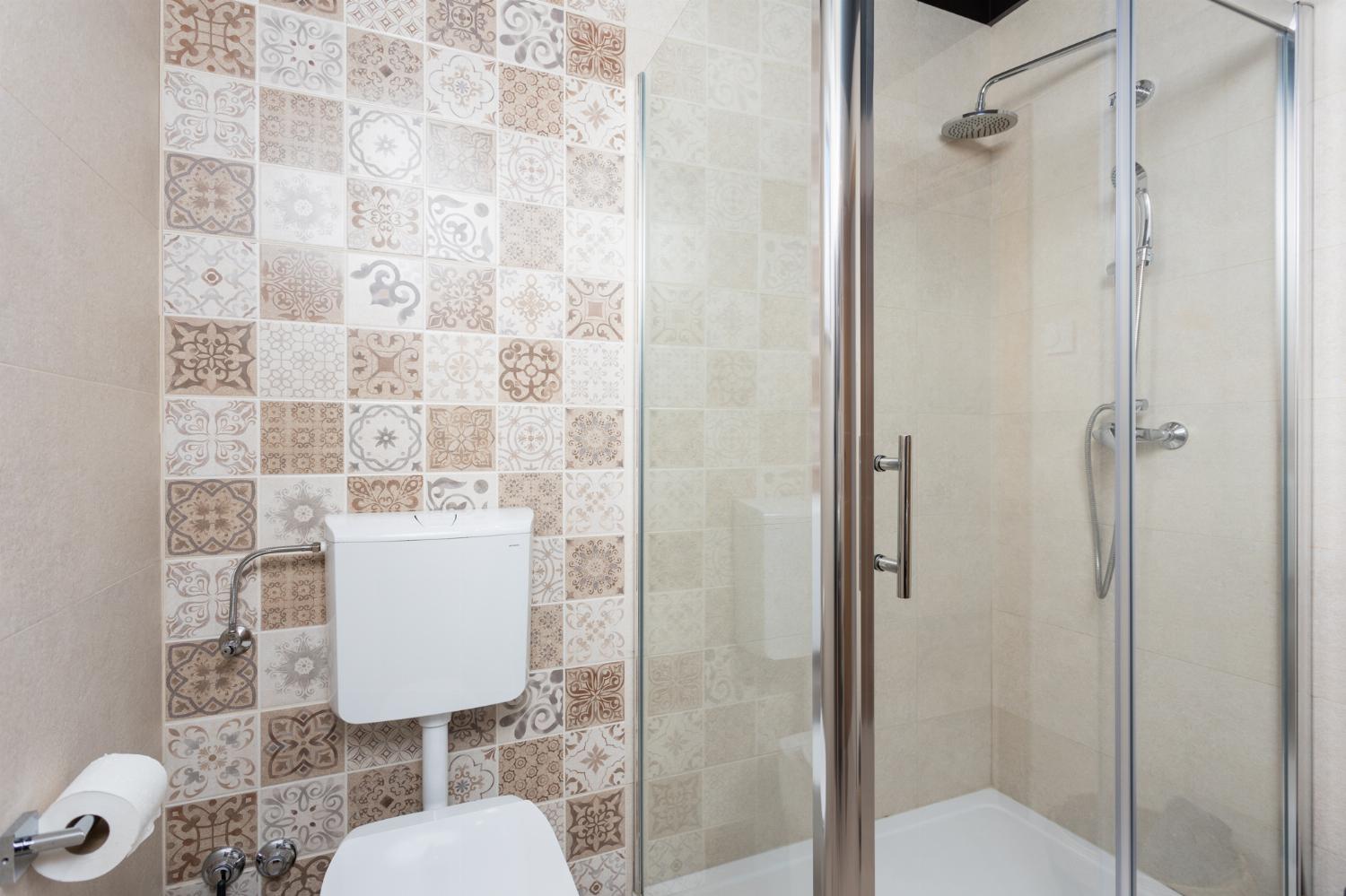 En suite bathroom with shower