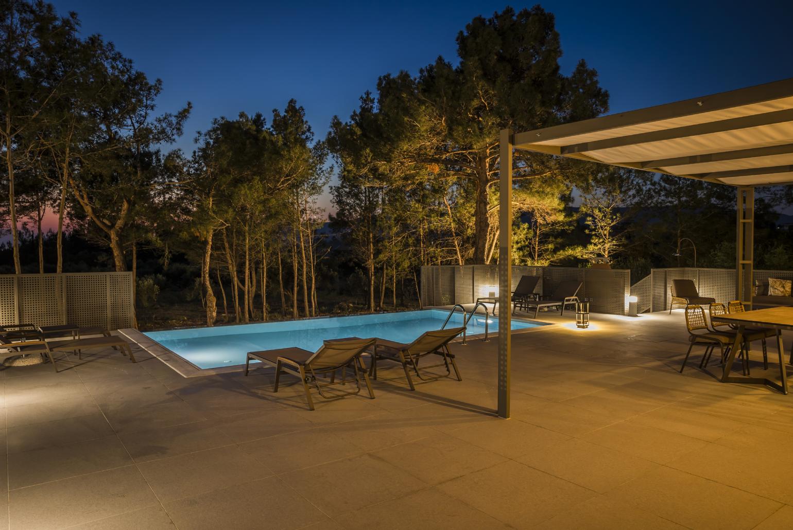 Private pool with terrace and countryside view 
