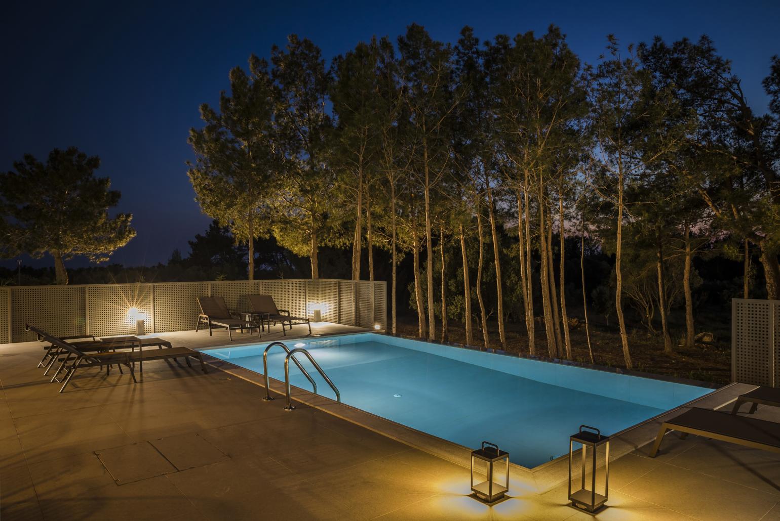 Private pool with terrace and countryside view 