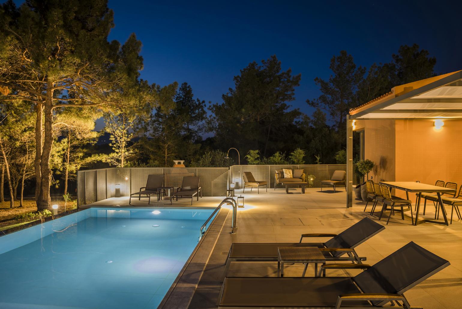 Private pool with terrace and countryside view 