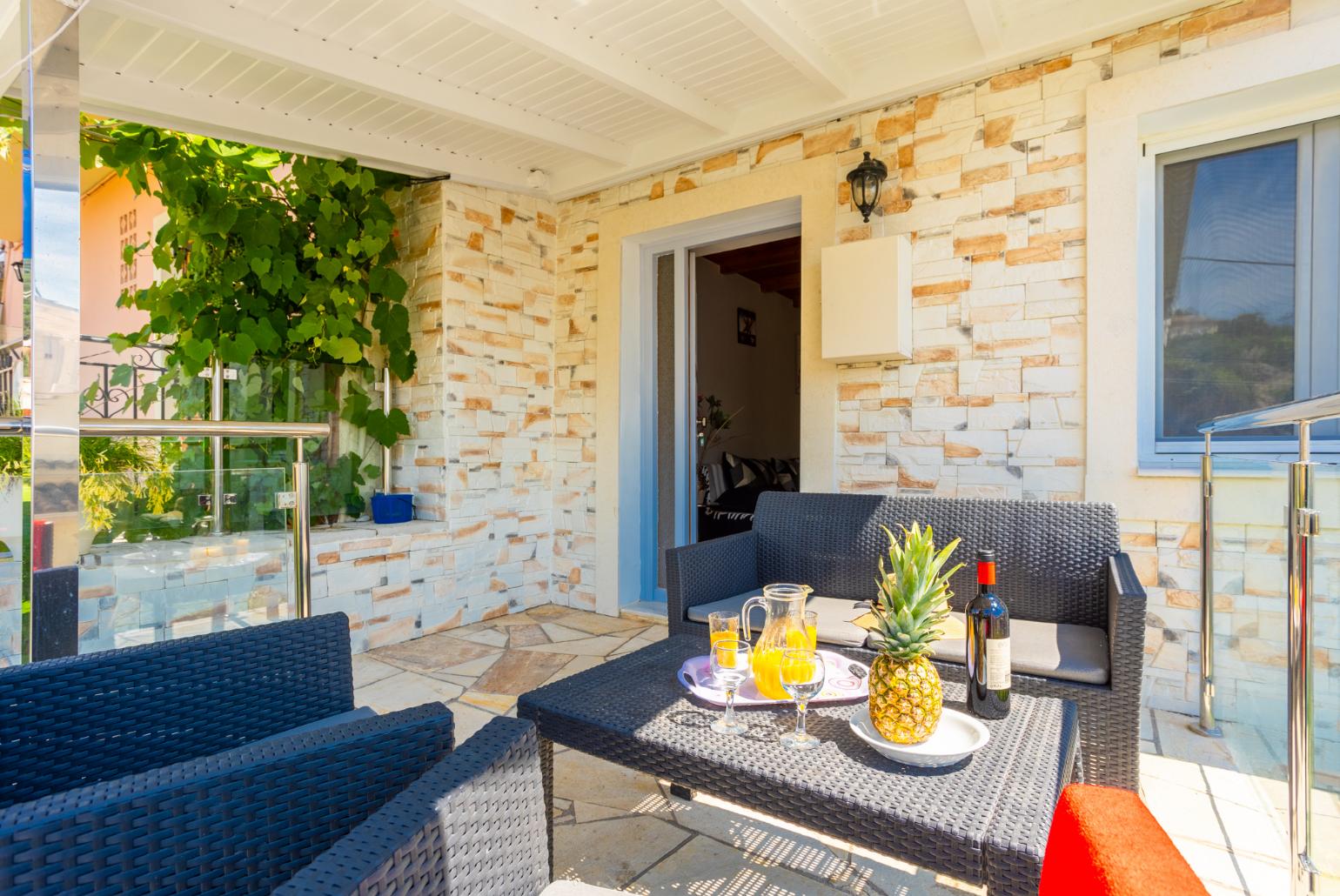 Beautiful apartment with private terrace and sea views