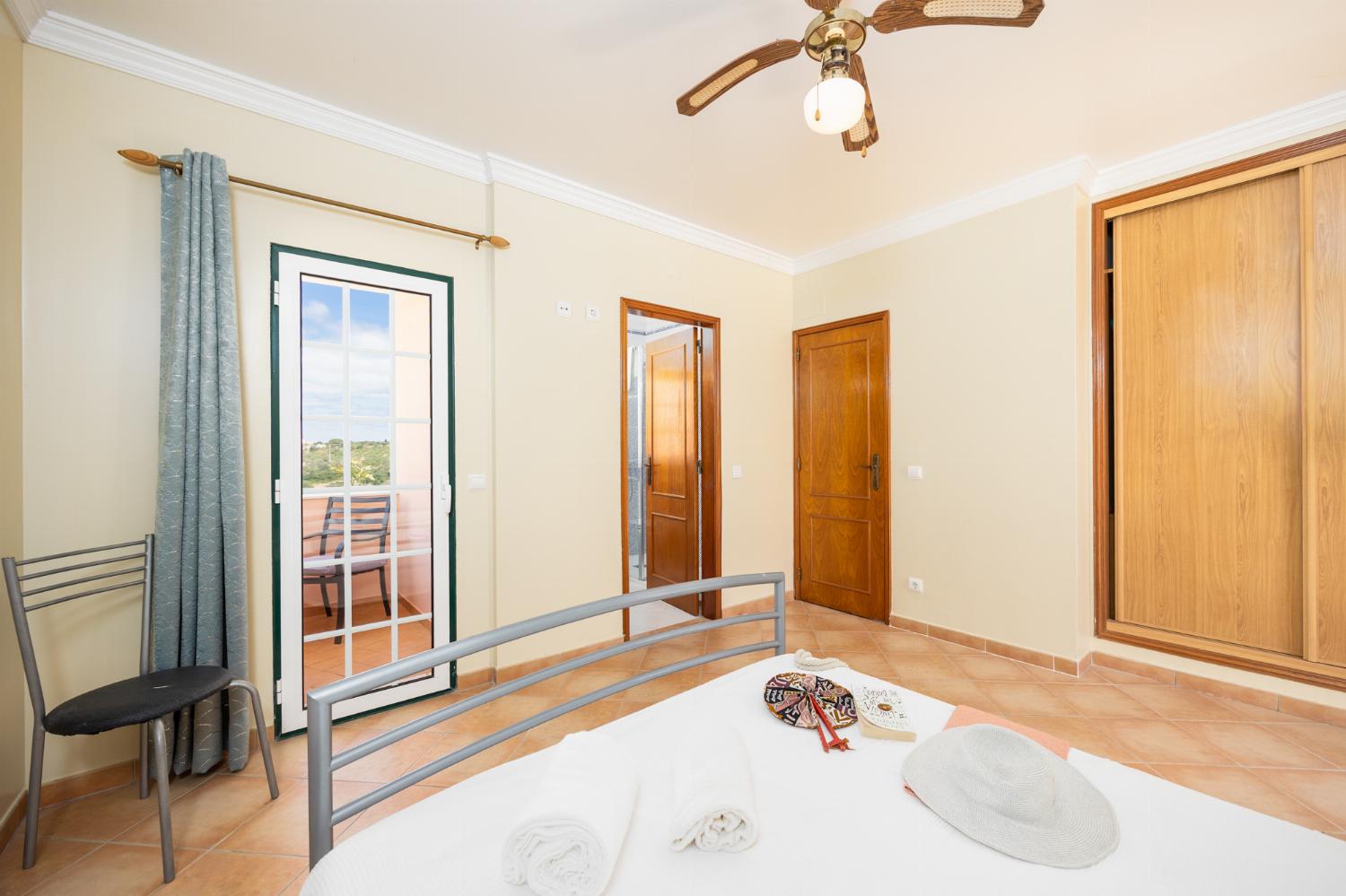 Double bedroom with en suite bathroom and A/C