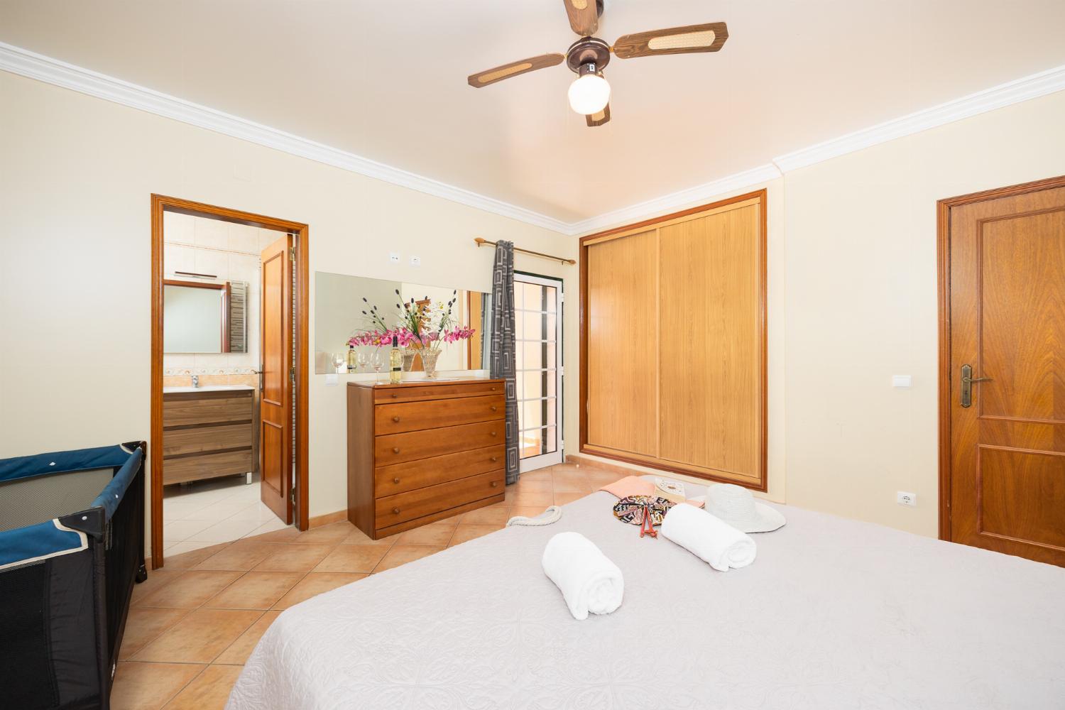 Double bedroom with en suite bathroom and A/C