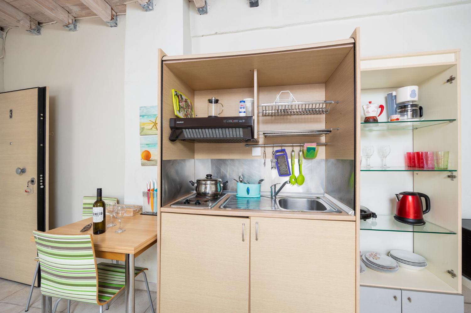 Equipped kitchenette