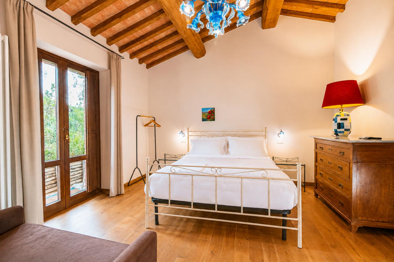 Double bedroom with en suite bathroom and A/C