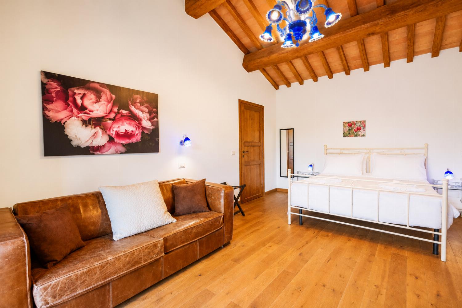 Double bedroom with en suite bathroom and A/C