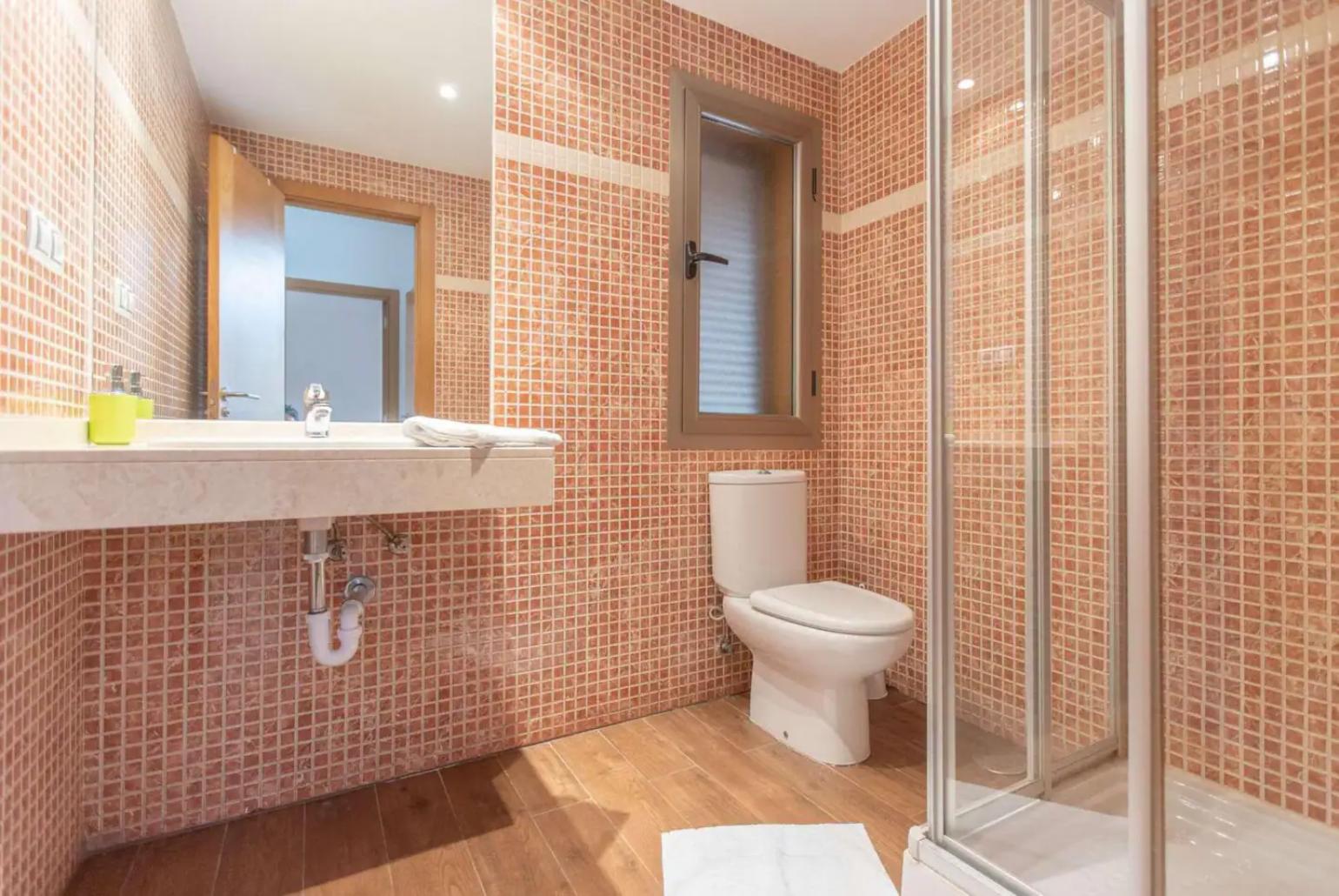 En suite bathroom with shower