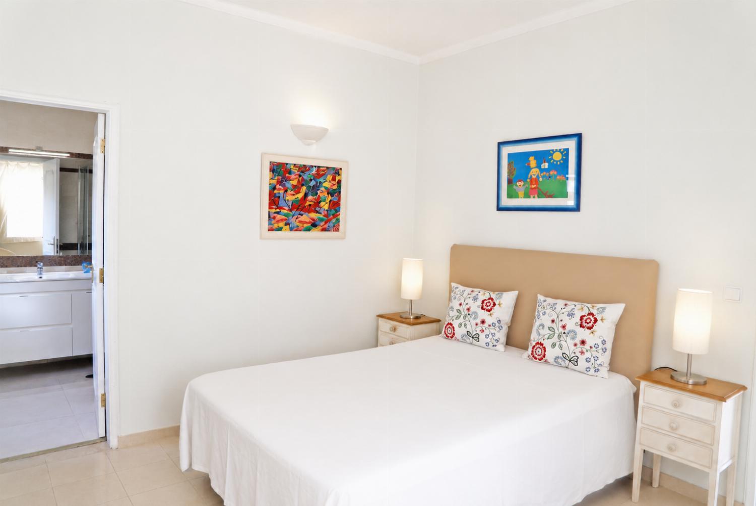 Double ensuite bedroom with A/C