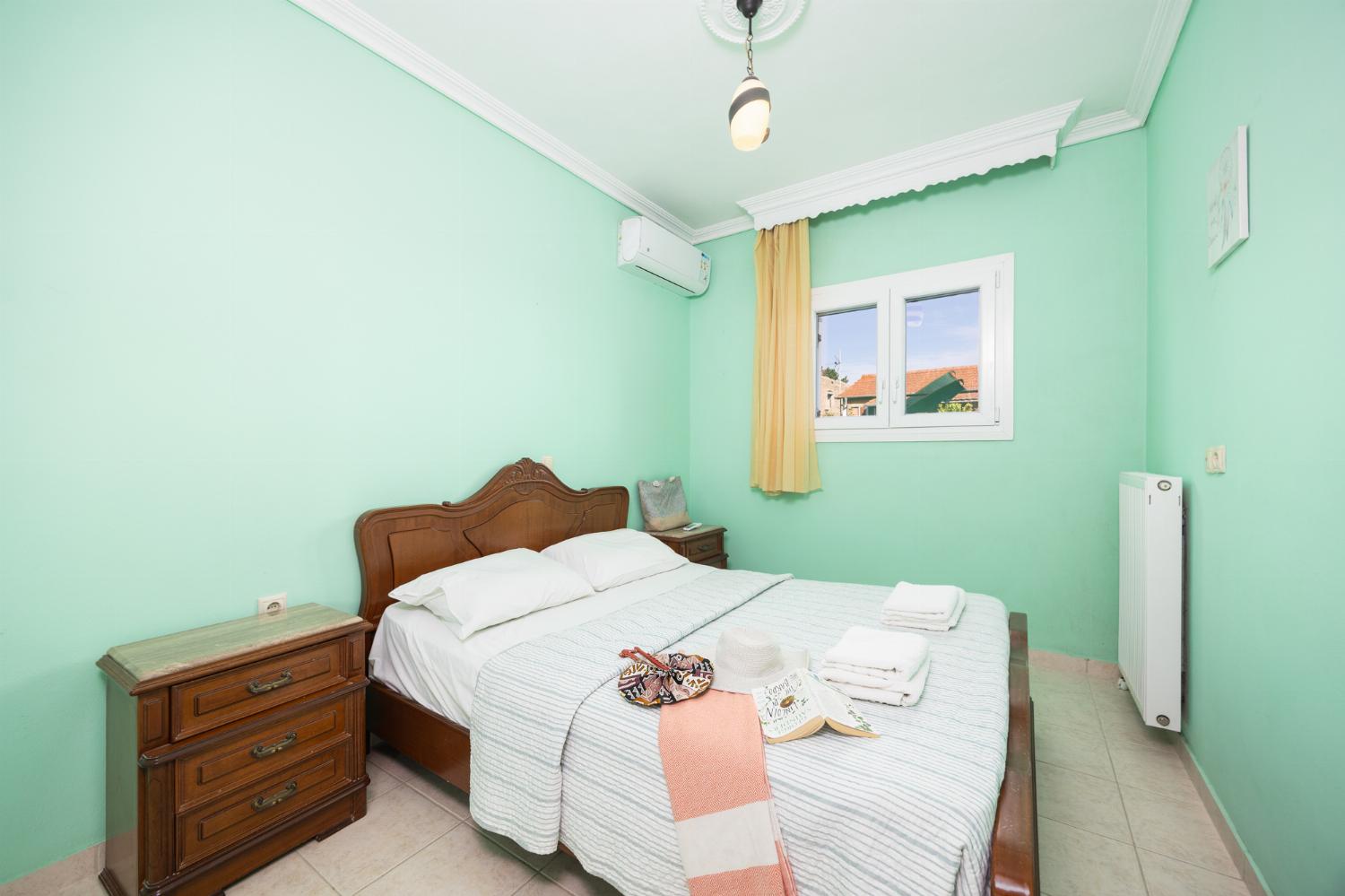 Ground floor: double bedroom with A/C