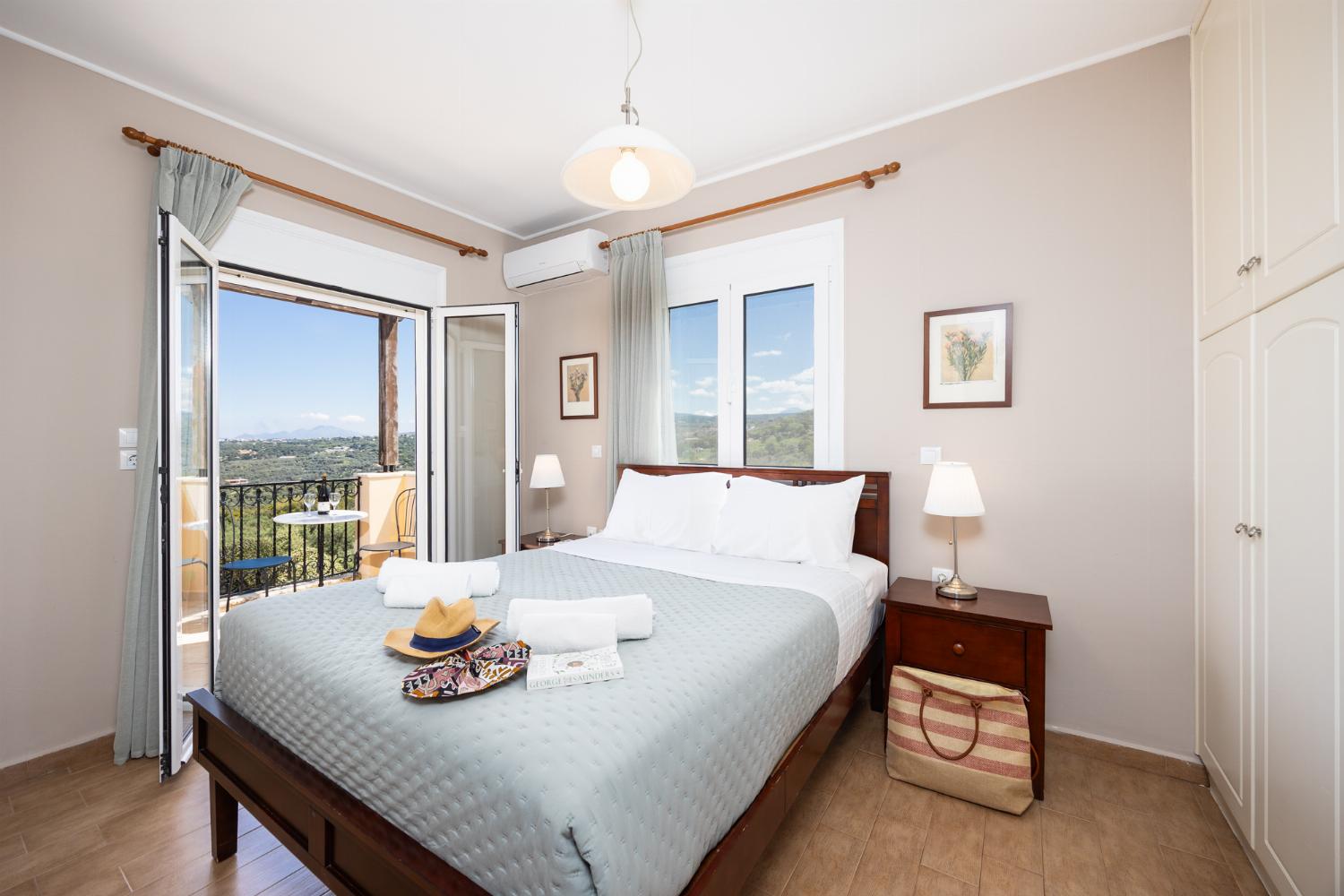 Double bedroom with en suite bathroom and A/C
