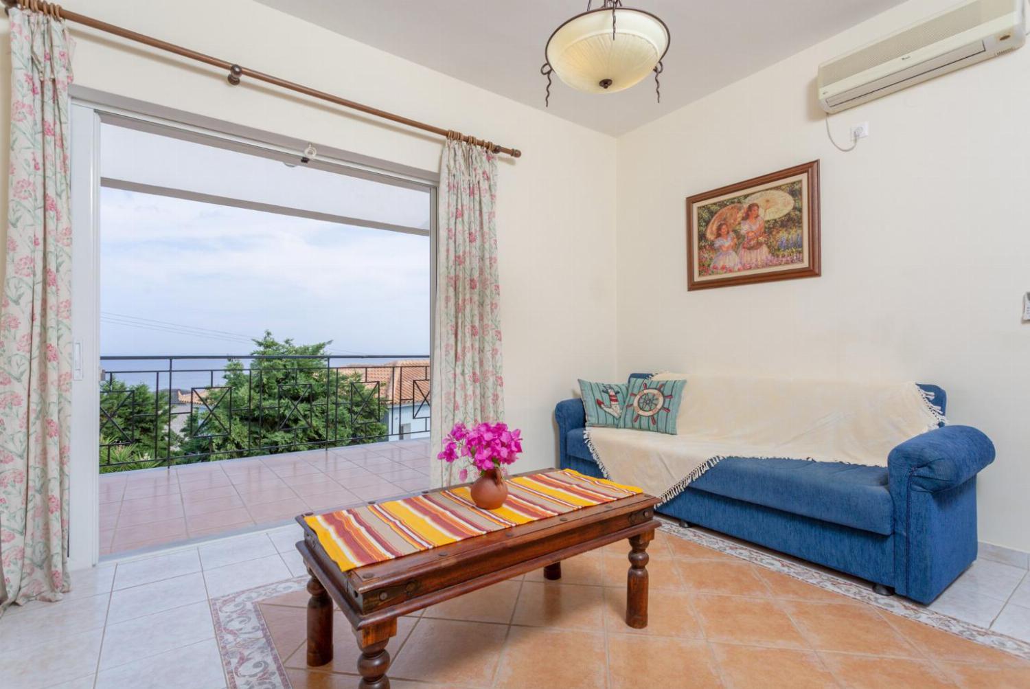 Living room area with a panoramic sea view 