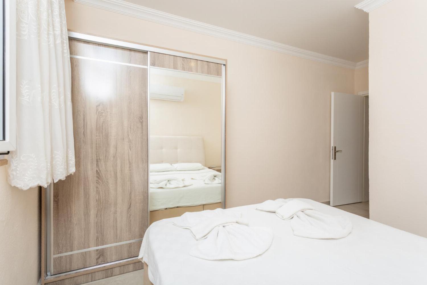 Double bedroom with en suite bathroom and A/C