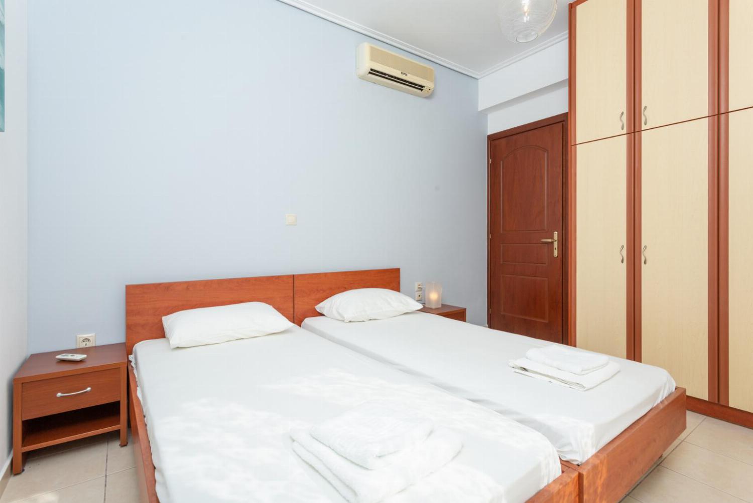 Twin bedroom with A/C and terrace access