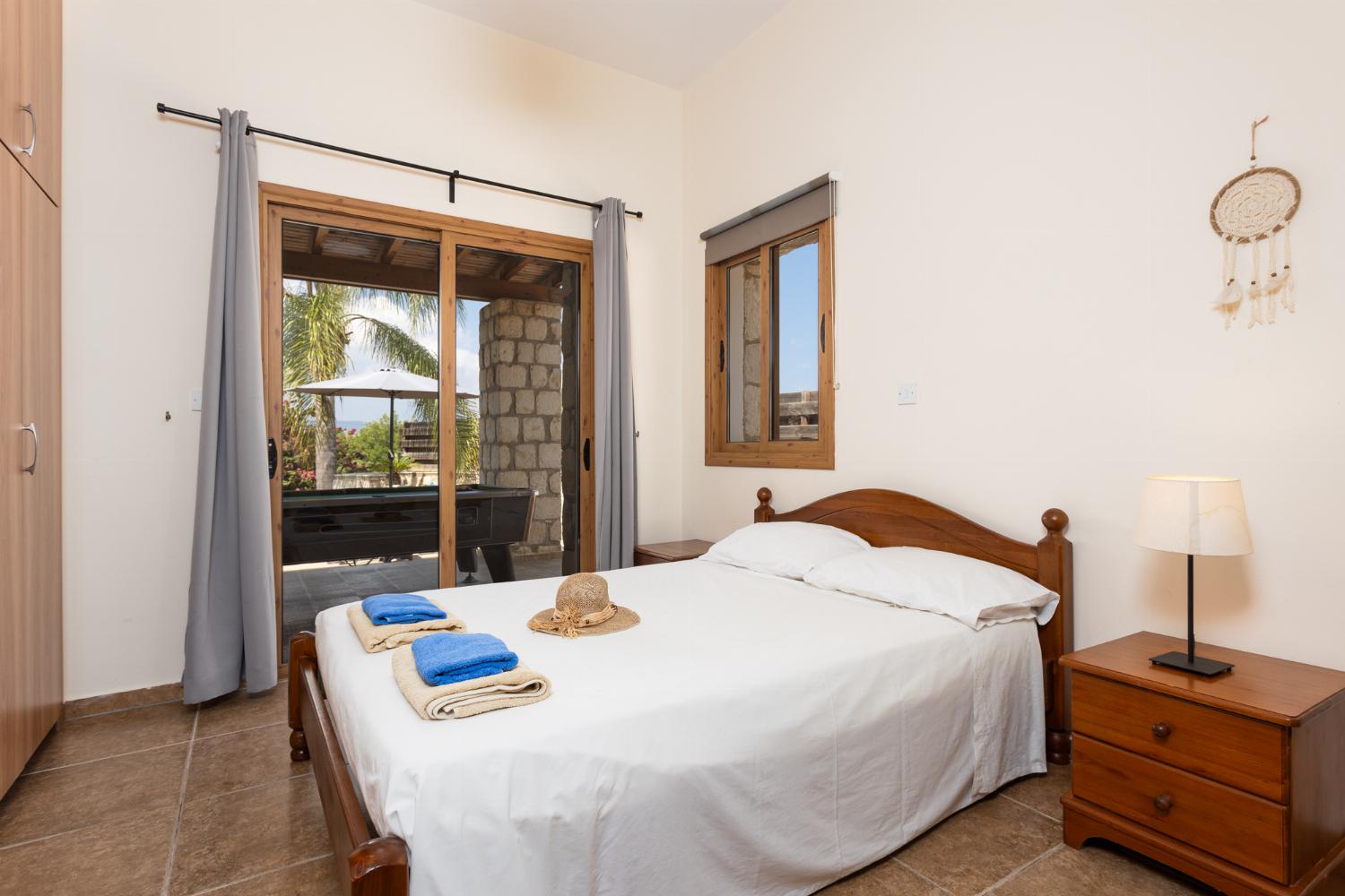 Double bedroom with en suite bathroom and A/C