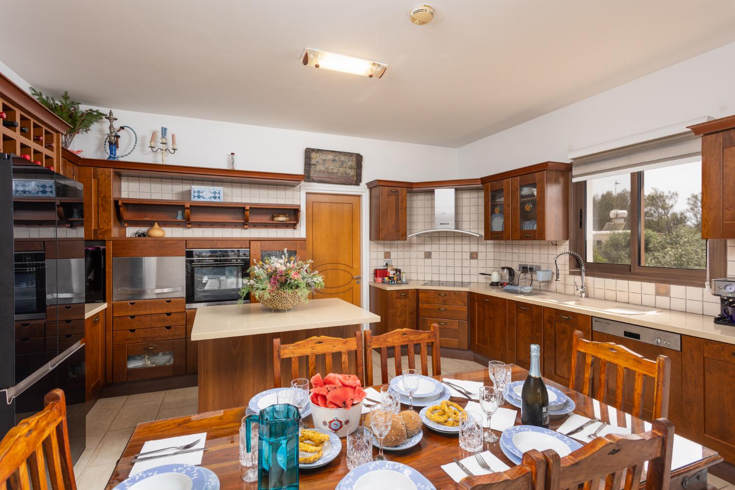 Main building: equipped kitchen